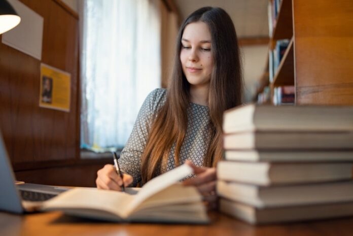 improve your grades with these academic writing techniques