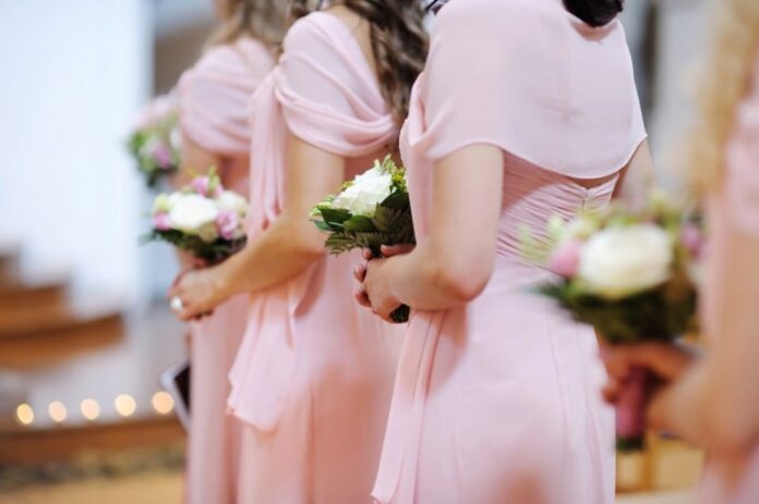 why mismatched bridesmaid dresses can be a good idea